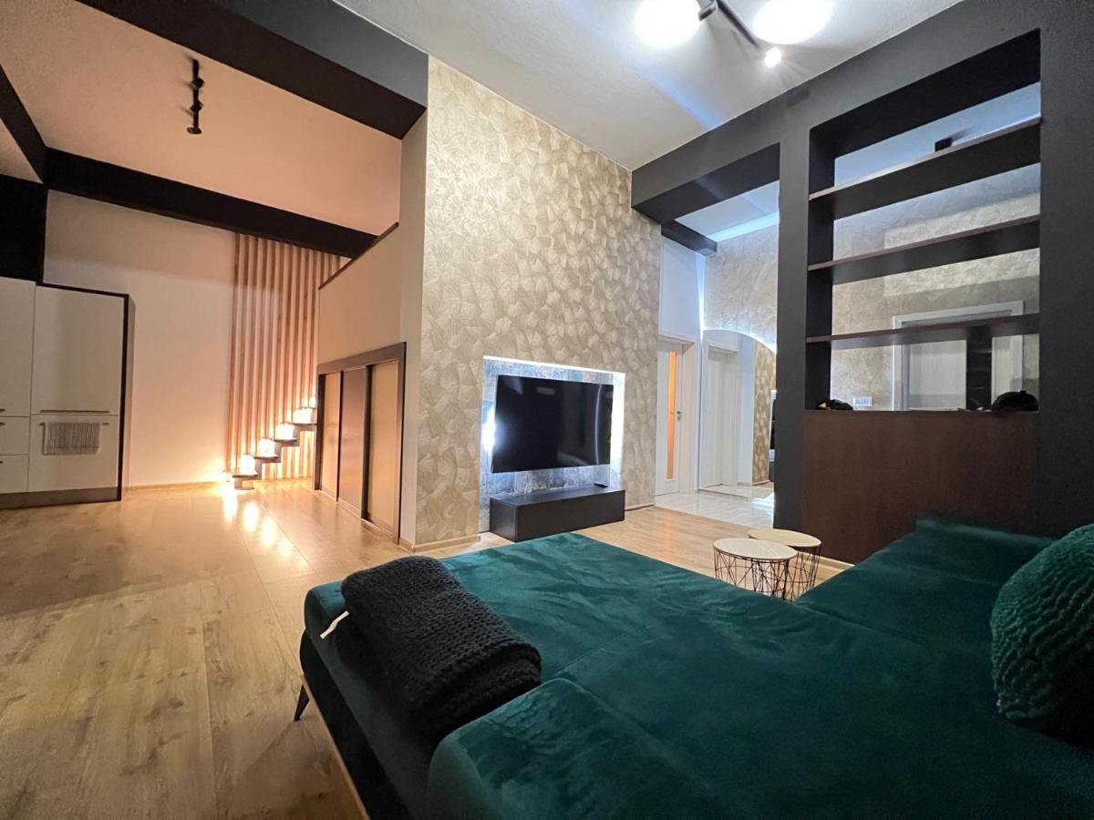 House Apartment *